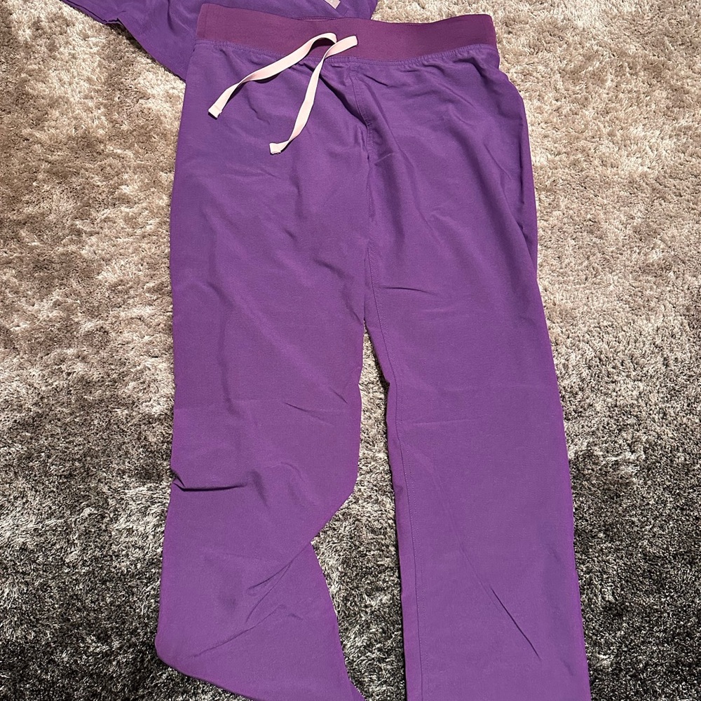 FIGS women’s scrub bottoms